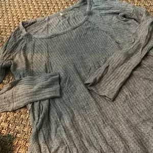 Free People Grey‎ LS Sweater Top Size Small thumbnail 5