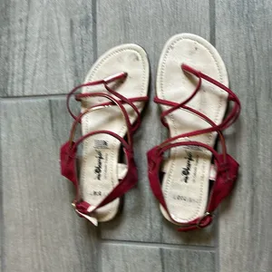 Red sandals Size 7 thumbnail 2