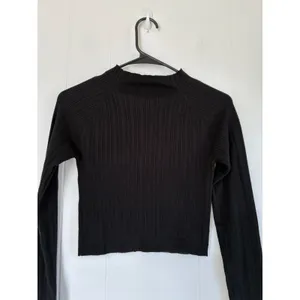 NWT Garage Jet Black Ribbed Mock Neck Crop‎ Bodycon Sweater NWT Size Medium thumbnail 3