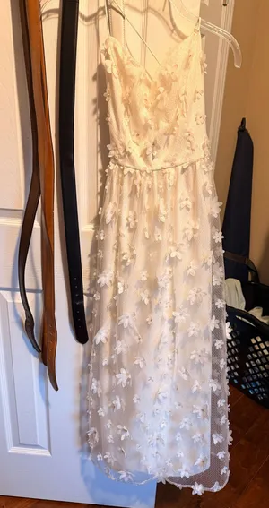 Storia White 3D Midi Flower Dress thumbnail 1