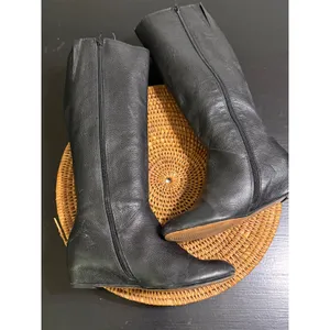 Corso Como Black Pebbled Leather Wedge Knee‎ High Tall Boots Womens 7.5 M thumbnail 2