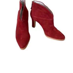 Lola Cruz Herne V Cut Zip Ankle Boot Red Suede 6.5 thumbnail 2