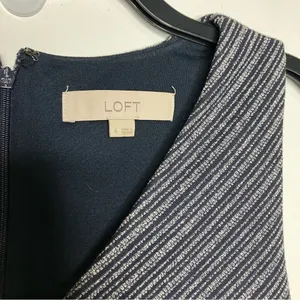 LOFT navy blue‎ v-neck dress size 4 thumbnail 2