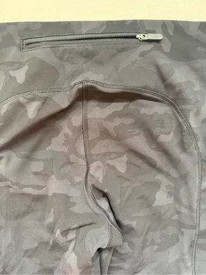 lululemon athletica‎ Black Camo High-Rise Crop Leggings Size 4 thumbnail 5