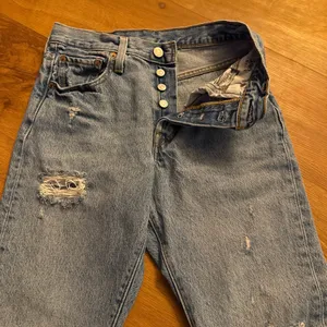 501 Levi's Waist Size 25 Length 28 Levi Strauss Denim Blue Jeans Ripped … thumbnail 6