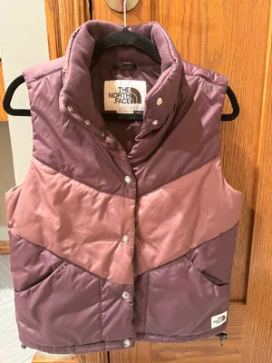 North Face Puffer Vest Women’s thumbnail 1