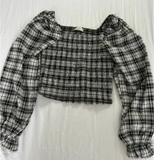Altar'd State Top Long Sleeve Cropped thumbnail 1