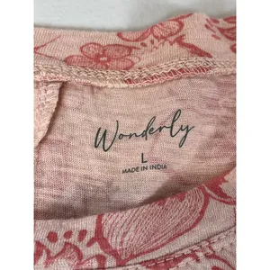 Wonderly Flowy Asymmetrical Hem Floral Top Size L Lightweight NWT thumbnail 2
