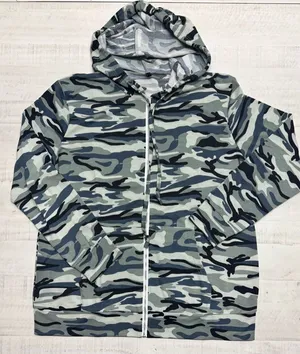 Full-zip camouflage hoodie. Hood with drawstrings. Front kangaroo pockets. thumbnail 1