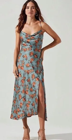 Astr the Label Blue Floral Print Midi Dress Small thumbnail 1