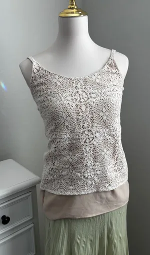 Cabi Womens XS Ivory Lace Floral Camisole Tank Top Adjustable Straps Champagne thumbnail 1