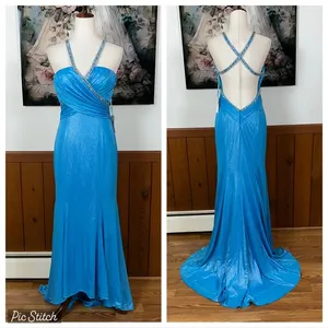Stunning New Boutique Sample Pageant/Prom Gown! thumbnail 2