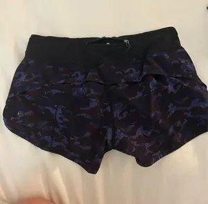 Lululemon Speed Up Shorts 2.5" thumbnail 3