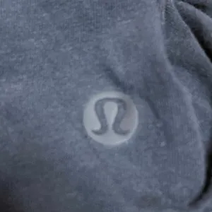Lululemon Women's Black Long Sleeve Scoop Neck Athletic T Shirt Tee Top Size 6 thumbnail 3