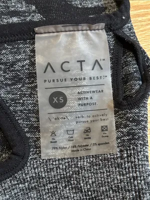 ACTA Seamless Charcoal Camo High-Waist Leggings and Crop Top Set thumbnail 4