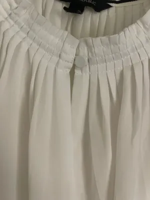 Banana Republic Blouse thumbnail 3