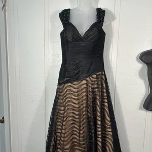 Jovani Black Sleeveless Beaded Formal Dress Size 8 EUC thumbnail 3