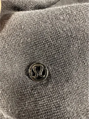 P56. Lulu lemon- Black long sleeve top with ribbed sleeves #gym # Lulu thumbnail 4