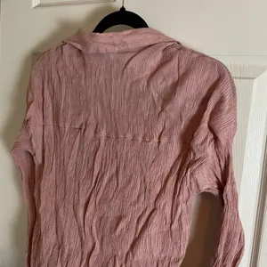 Zara Pink Crinkle Textured Button-Up Blouse - Size M thumbnail 7