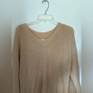 American Eagle Outfitters V-Neck Long Sleeve Knit Sweater XS Tan thumbnail 6