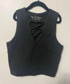 Hollister Cropped Tank Top Black thumbnail 1