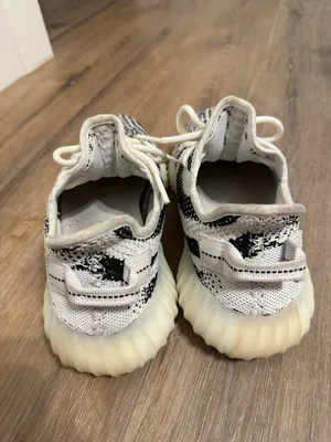 Adidas Zebra Yeezys thumbnail 4
