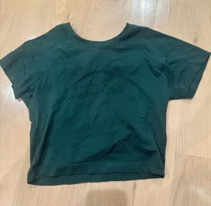 Lululemon Short Sleeve Swiftly Cropped thumbnail 1