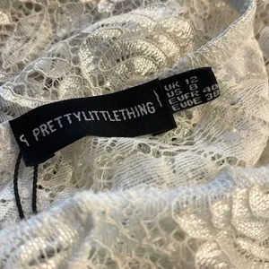 PrettyLittleThing White Lace Bralet Women US 8 Boho Coquette Floral Scalloped thumbnail 4