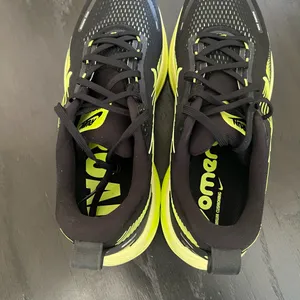 New NIKE Vomero 18 Black Volt Cyber thumbnail 6