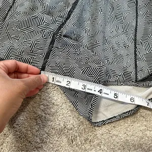 Lululemon Women’s Hotty Hot Shorts Pull On 4” Lined in Seawheeze Size 6 thumbnail 12
