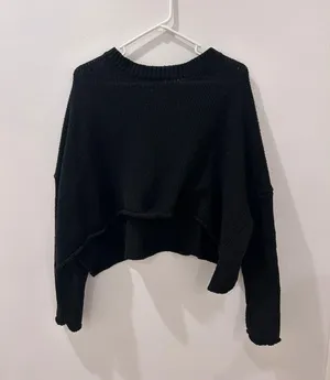 cropped black sweater  thumbnail 1