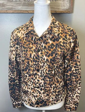 LuLaRoe Women's Leopard Print Kenny Denim Jacket Size Medium‎ thumbnail 1