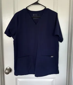 Figs scrub top thumbnail 1