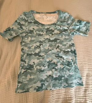Women’s Short Sleeve Camo Tee thumbnail 1