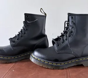Dr. Martens 1460 Smooth Leather Black Boots Women Size 7 US 38 EU thumbnail 1