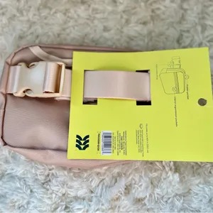 All‎ In Motion Cream Belt Fanny Pack Adjustable Strap thumbnail 3