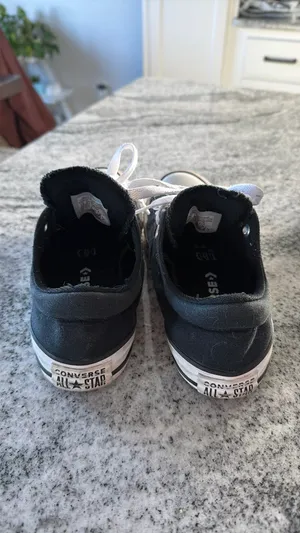 Black and White low converse  thumbnail 2