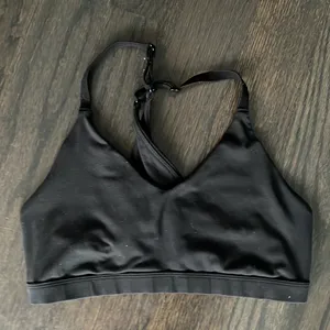 Fabletics Black sports bra thumbnail 1