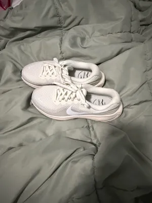 Nike Shoes Women’s thumbnail 2