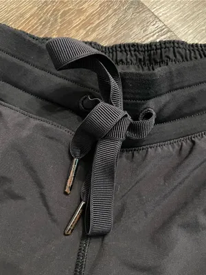 lululemon athletica Hotty Hot Short Black Women's Athletic Drawstring Size 6 thumbnail 3