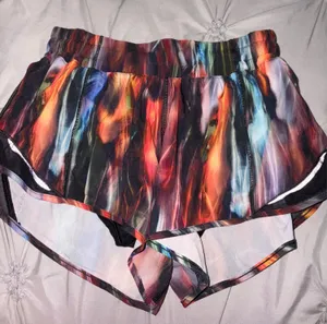 Lululemon Shorts thumbnail 1