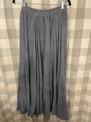 Flowing Gray Maxi Skirt with Elastic Waist thumbnail 5