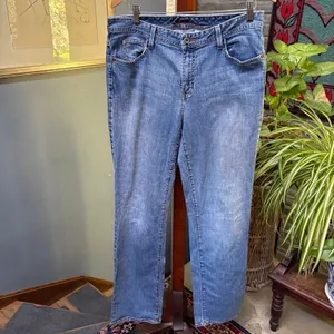 Y2K Eddie Bauer Bootleg Jeans, Vintage Wash, Mid-Rise, 33” Inseam, Size 12L thumbnail 3