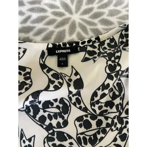 Express Leopard Bow Print Blouse Large Black White Modern Chic Office Peplum Top thumbnail 2
