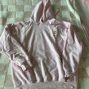 Gildan Pink Heavy Blend Hoodie thumbnail 1