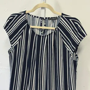 Adrianna Papell Navy White Striped Cap Sleeve Keyhole Back Blouse Size Medium thumbnail 3