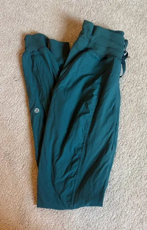 Lululemon Joggers thumbnail 1