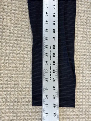 Lululemon Athletic Cropped 3/4 Dot Yoga Leggings Women’s Size 8 Black thumbnail 4