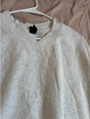 Wild Fable Cropped Sweater Grey V-Neck thumbnail 3