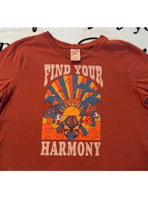 Self Esteem Boho-style retro graphic crop top featuring the text "Find Your Harmony" Size L thumbnail 2